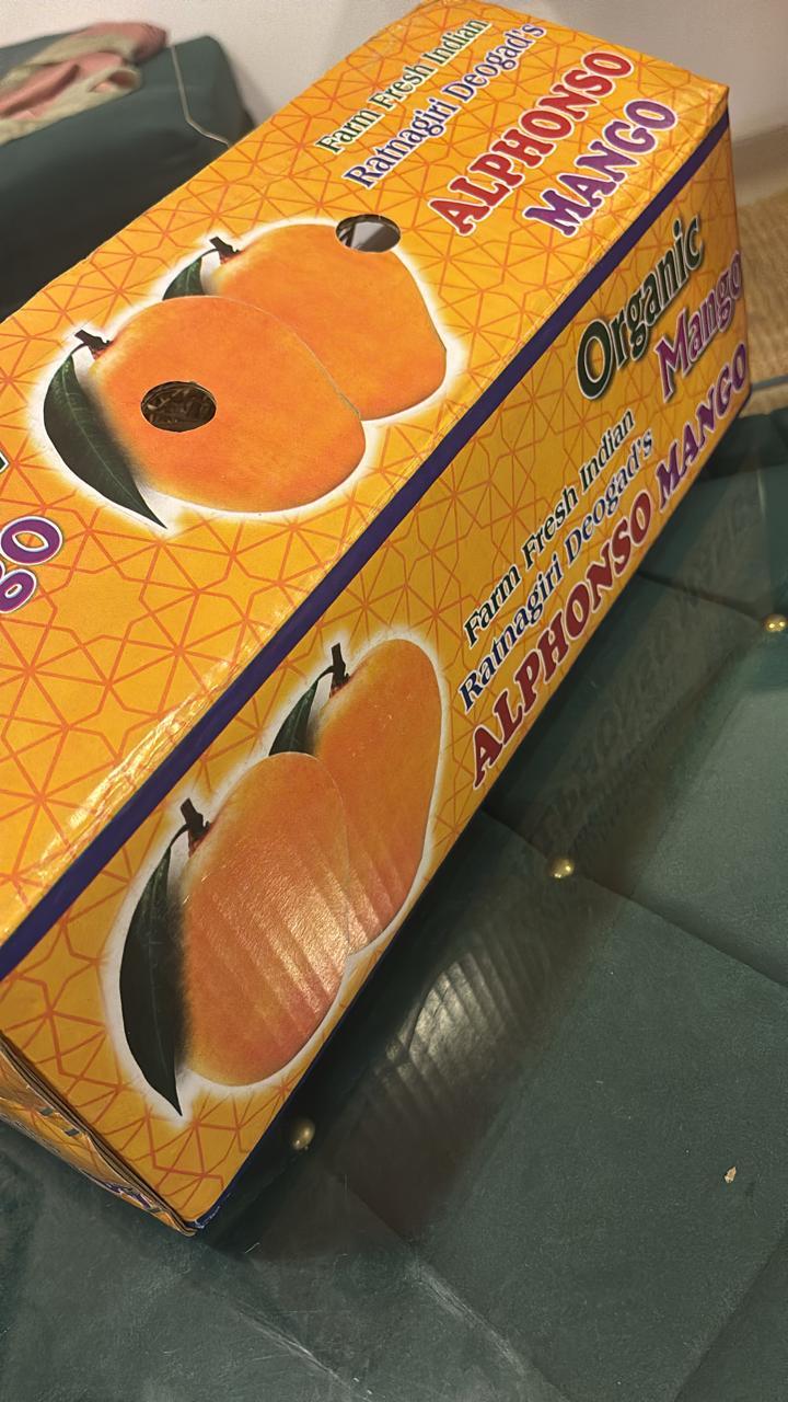 Organic Alphonso mango box packaging